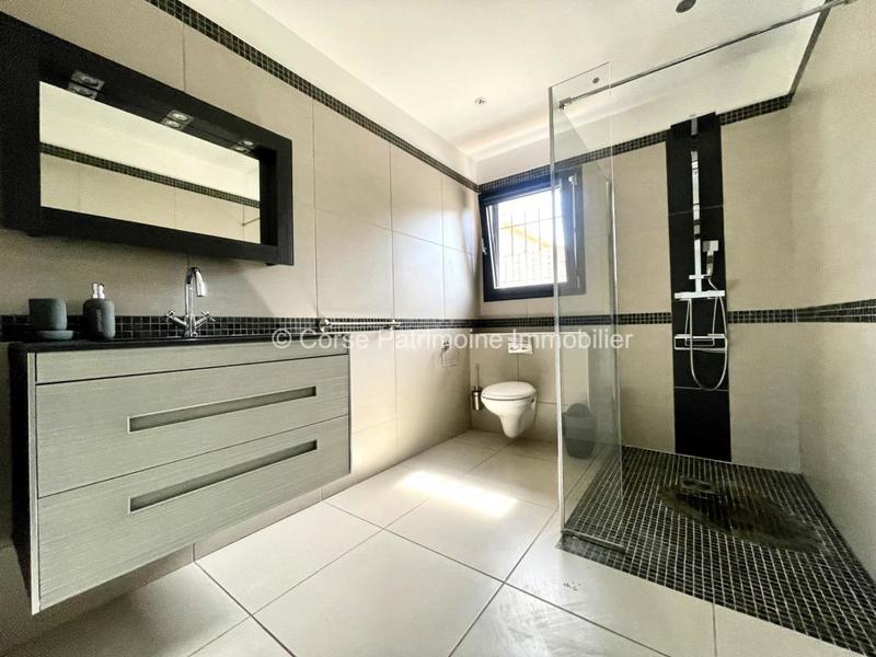 Villa - 210 m² - 6 pièces