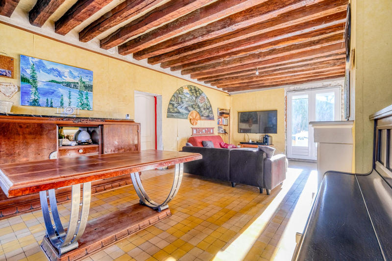 Maison - 261 m² - 8 pièces