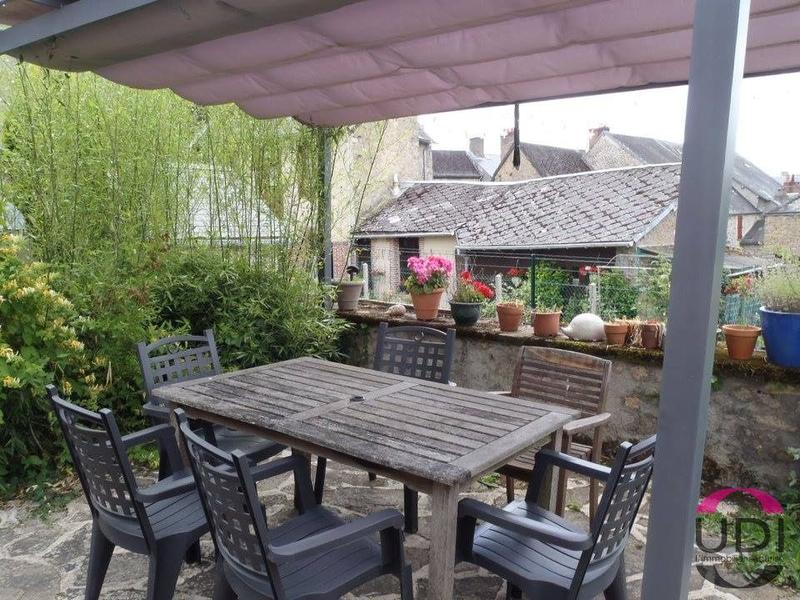 Maison - 235 m² - 8 pièces