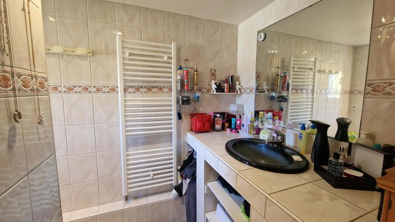 Maison - 255 m² - 9 pièces