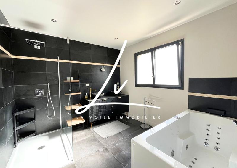 Maison contemporaine - 150 m² - 6 pièces