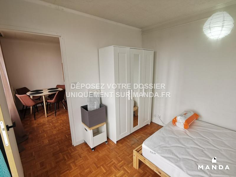 Chambre - 9 m² - 4 pièces