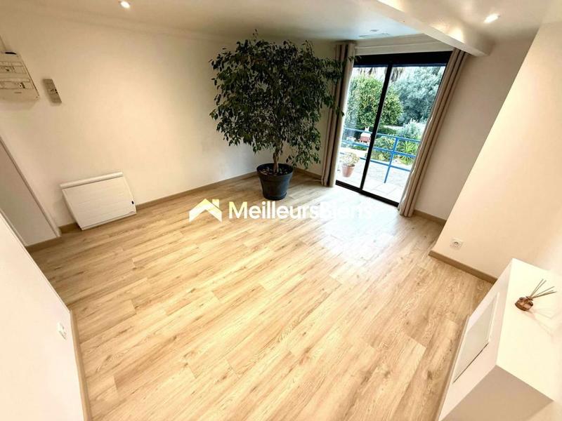 Villa - 200 m² - 7 pièces