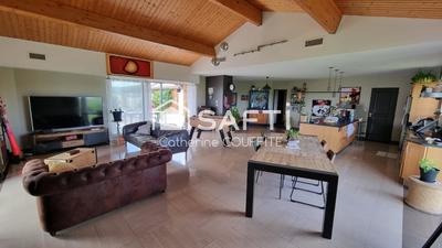 Maison - 160 m² - 5 pièces