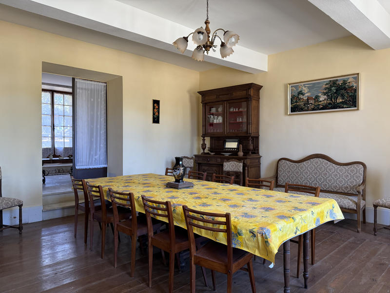 Maison - 400 m² - 12 pièces