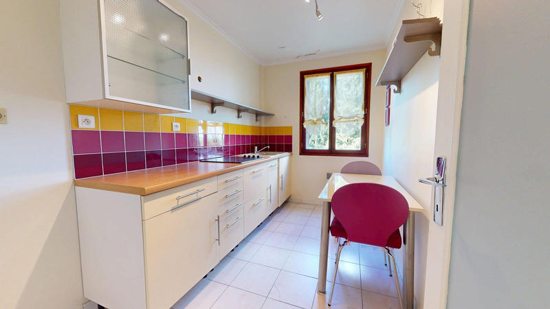 Maison - 250 m² - 11 pièces