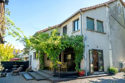 Maison de ville - 220 m² - 9 pièces