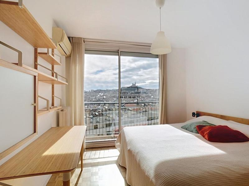 Appartement - 90 m² - 4 pièces