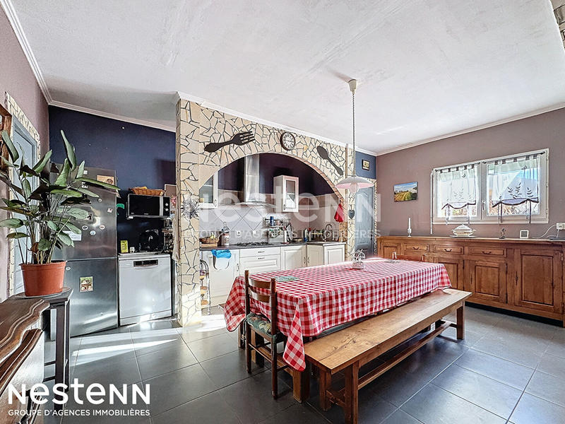 Maison - 178 m² - 8 pièces