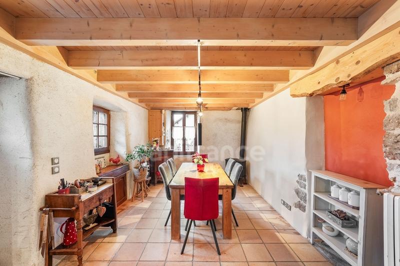 Corps de ferme - 324 m² - 8 pièces