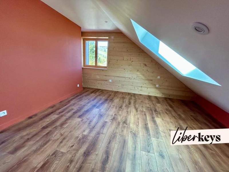 Appartement - 99 m² - 4 pièces