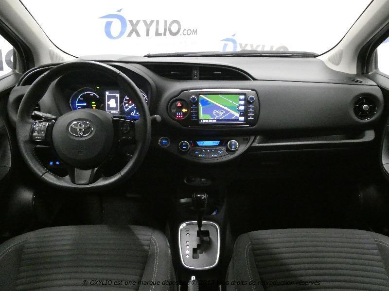 Toyota Yaris III (3) 100h Hybrid Dynamic 5p
