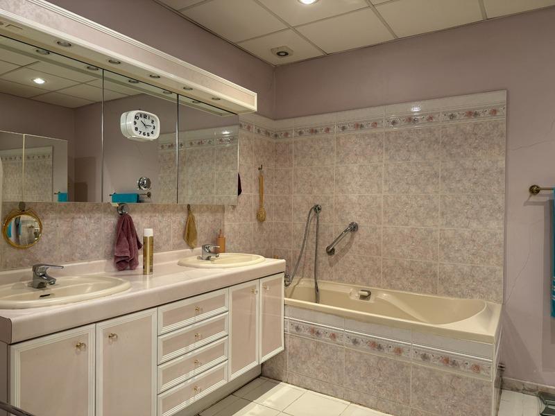 Appartement - 180 m² - 7 pièces