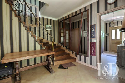 Maison - 425 m² - 14 pièces