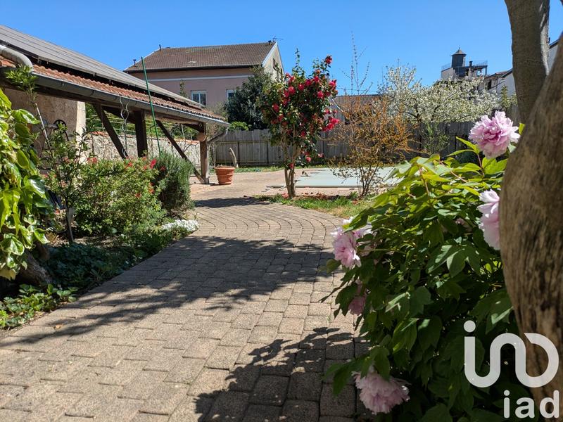 Maison - 286 m² - 12 pièces