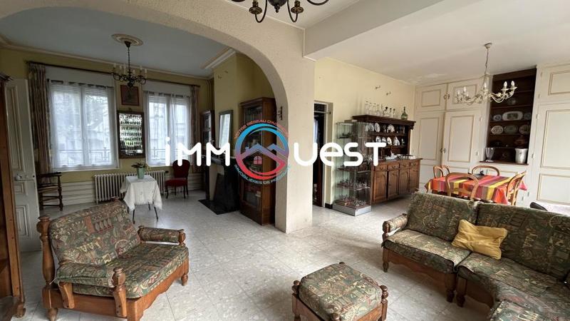 Maison - 186 m² - 8 pièces