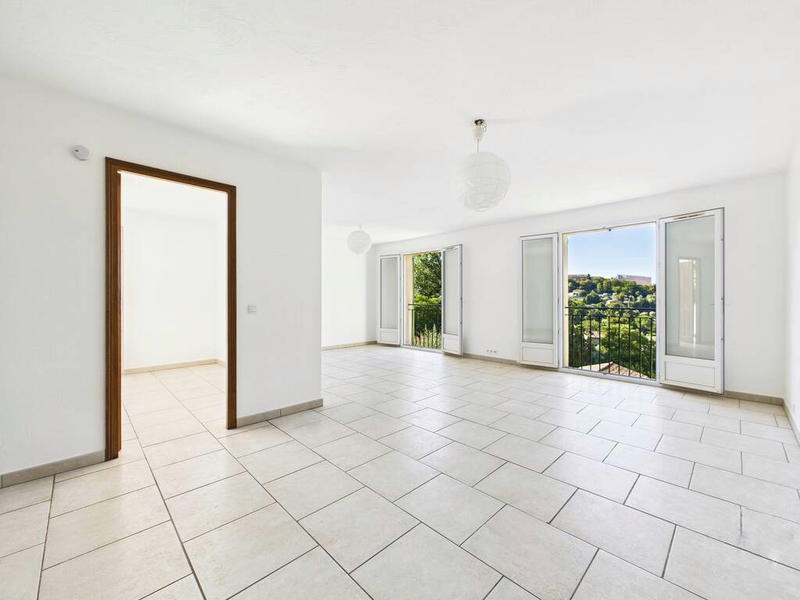 Maison - 210 m² - 8 pièces