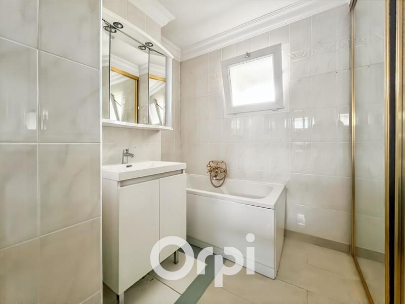 Appartement - 99 m² - 4 pièces