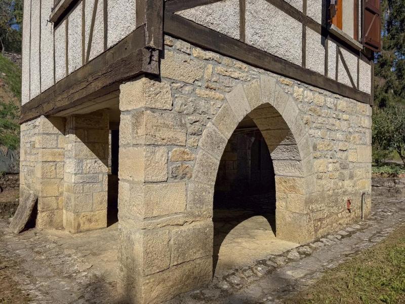 Moulin - 251 m² - 8 pièces