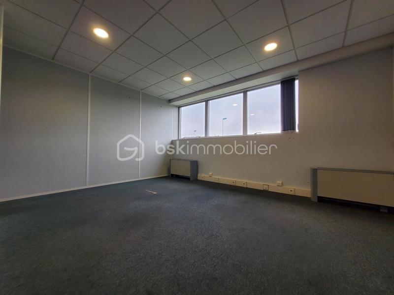 Bureau - 93 m² - 5 pièces