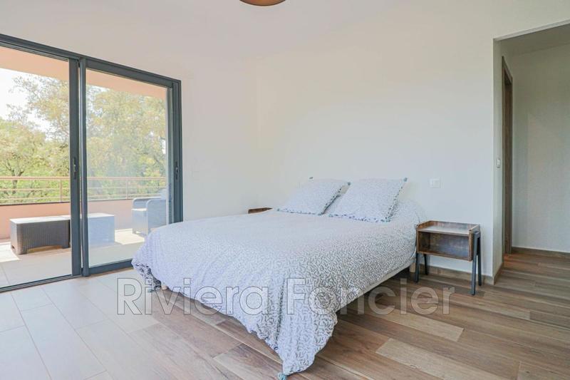 Maison - 240 m² - 5 pièces