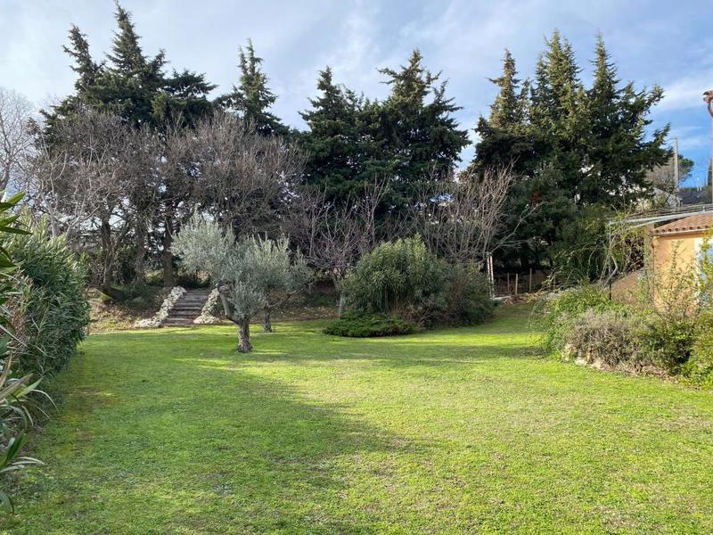 Maison - 211 m² - 6 pièces