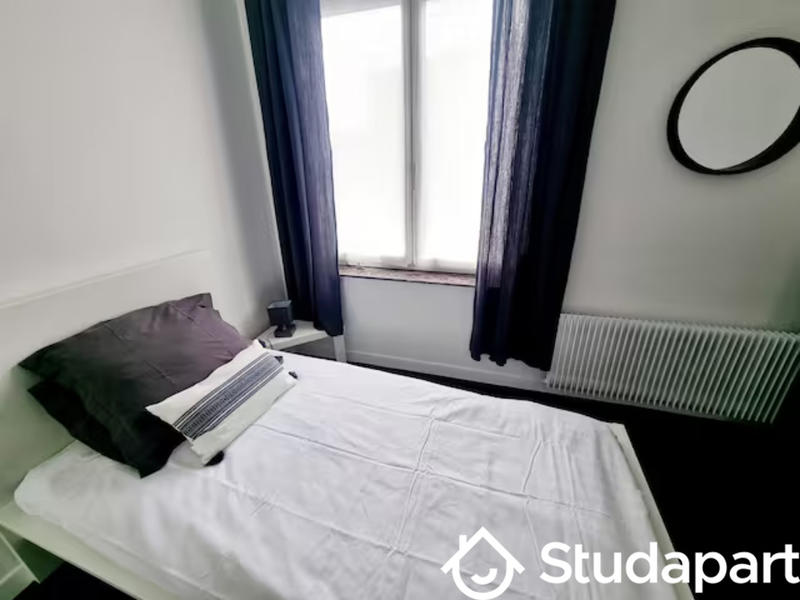 Chambre - 11 m² - 1 pièce