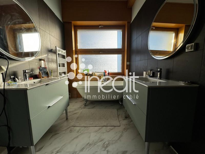 Appartement - 145 m² - 6 pièces