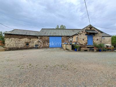 Propriété - 271 m² - 10 pièces