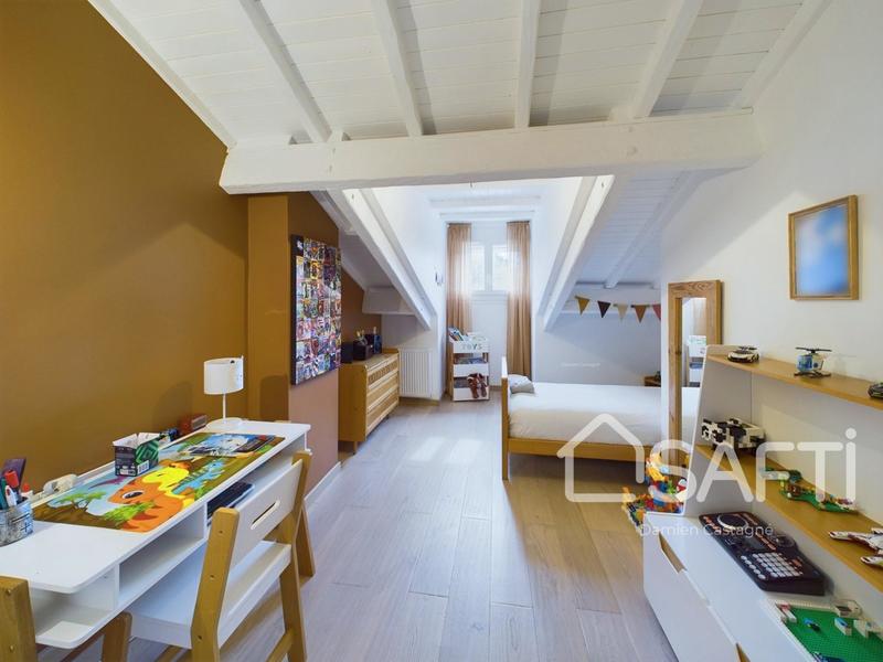 Maison - 187 m² - 5 pièces