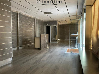 Bureau - 65 m² - 1 pièce