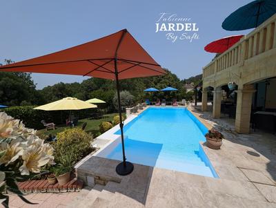 Maison - 292 m² - 10 pièces