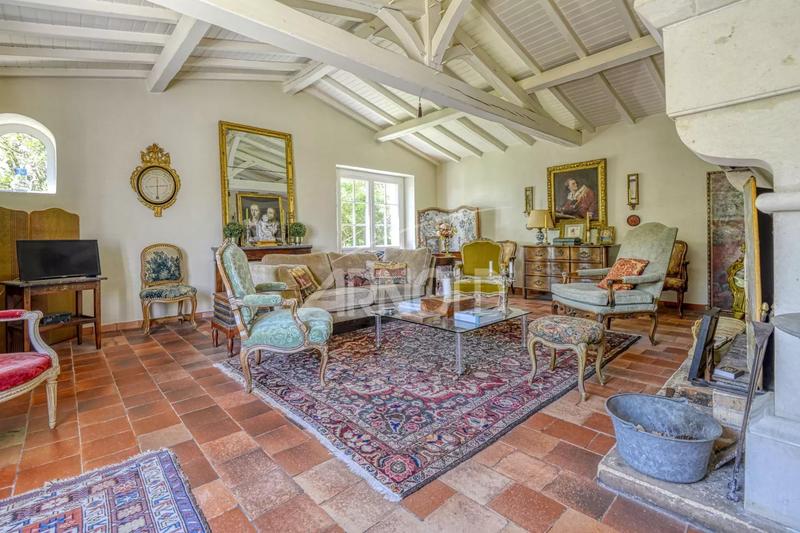 Maison - 180 m² - 7 pièces