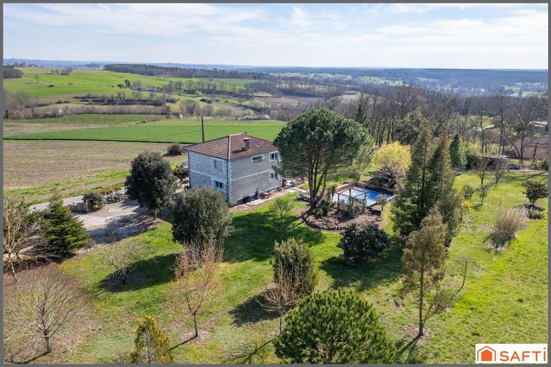 Maison - 147 m² - 6 pièces