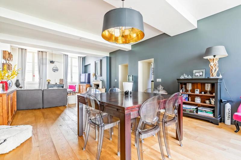 Demeure - 286 m² - 7 pièces