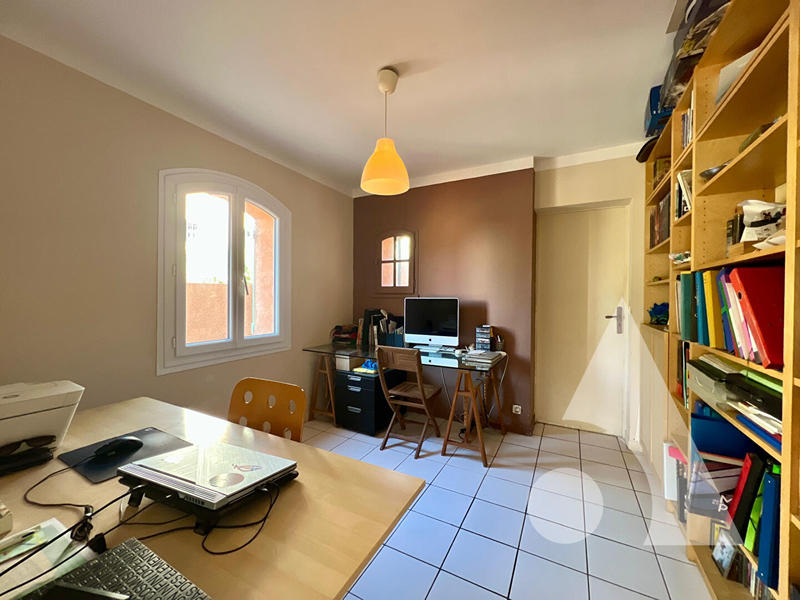 Maison - 182 m² - 7 pièces