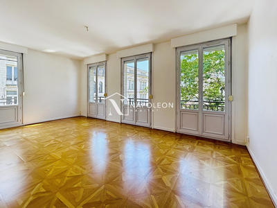 Appartement - 97 m² - 3 pièces