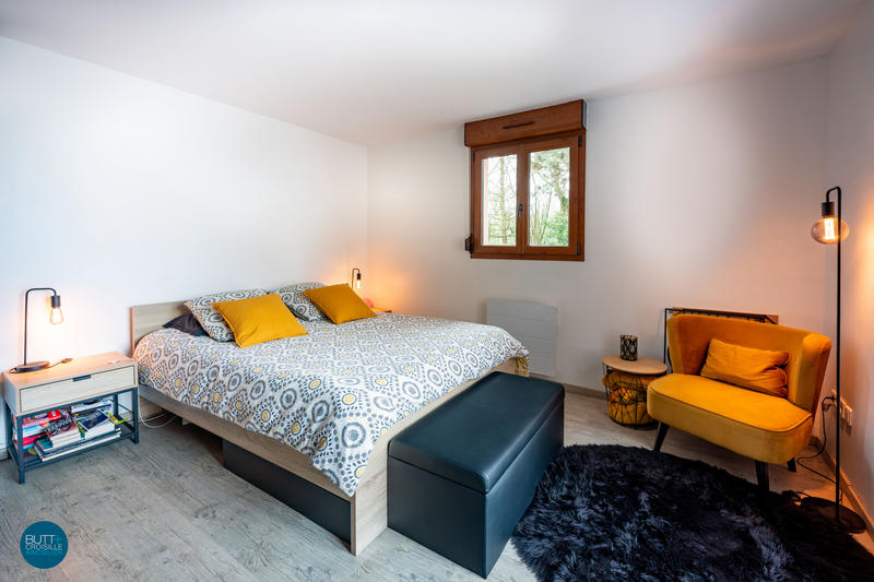 Maison - 180 m² - 8 pièces