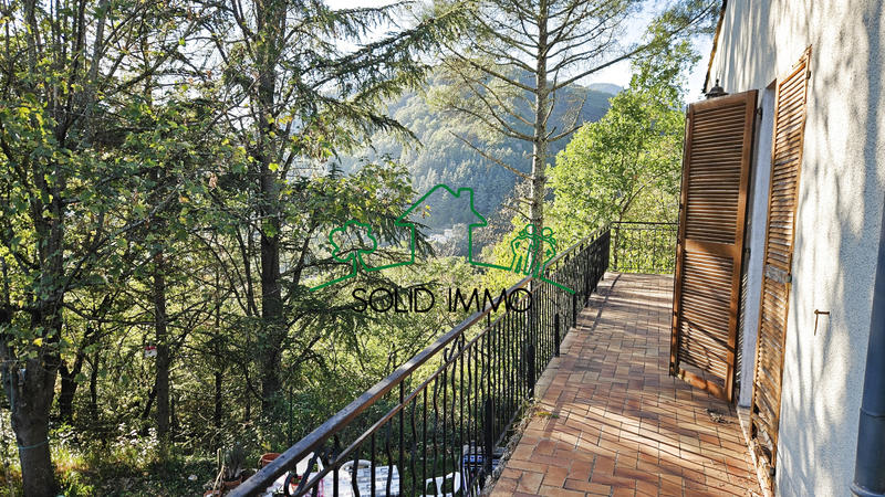 Maison - 196 m² - 8 pièces