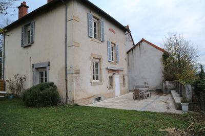 Maison - 220 m² - 9 pièces