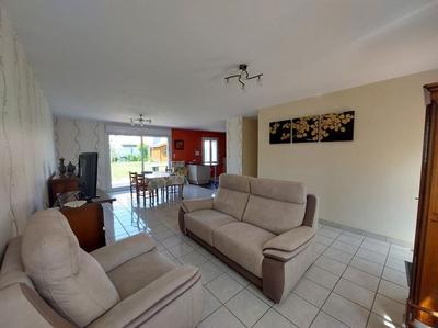 Maison traditionnelle - 87 m² - 4 pièces