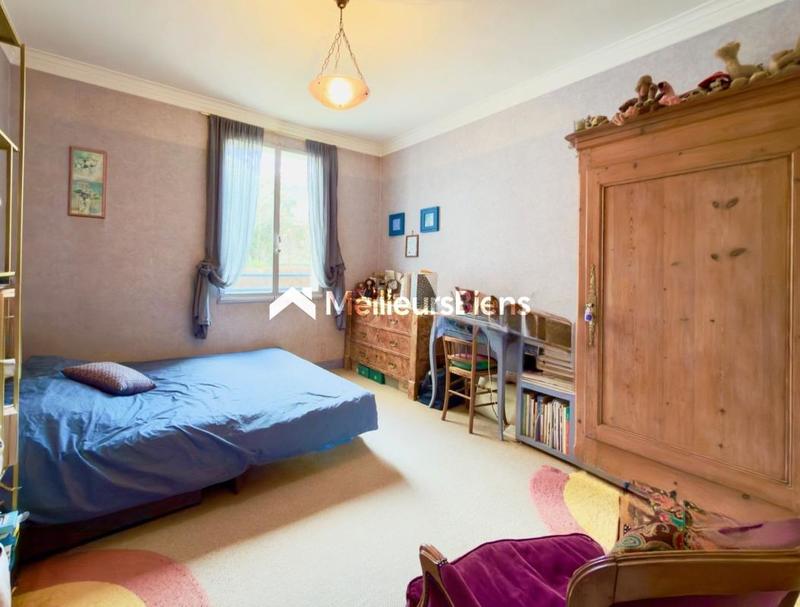 Appartement ancien - 98 m² - 5 pièces