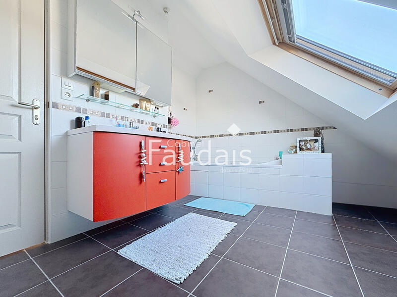 Maison - 114 m² - 7 pièces