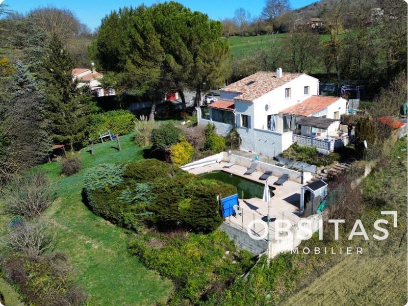 Maison - 140 m² - 7 pièces