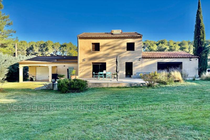 Propriété - 200 m² - 5 pièces