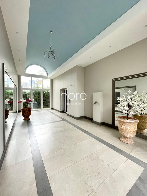 Appartement - 90 m² - 4 pièces