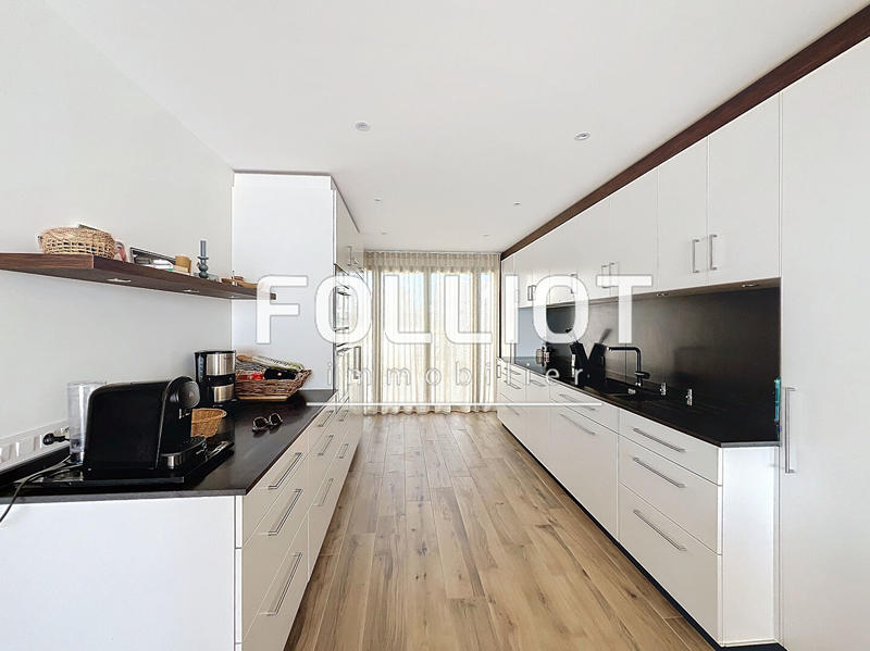 Maison - 200 m² - 7 pièces