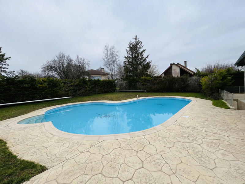 Maison - 200 m² - 10 pièces