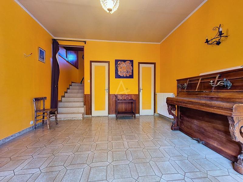 Maison - 575 m² - 16 pièces