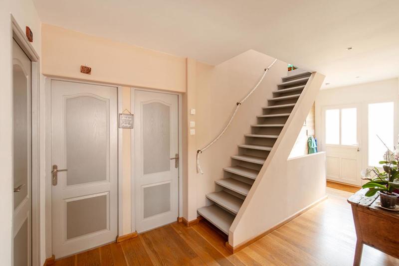 Maison - 220 m² - 6 pièces